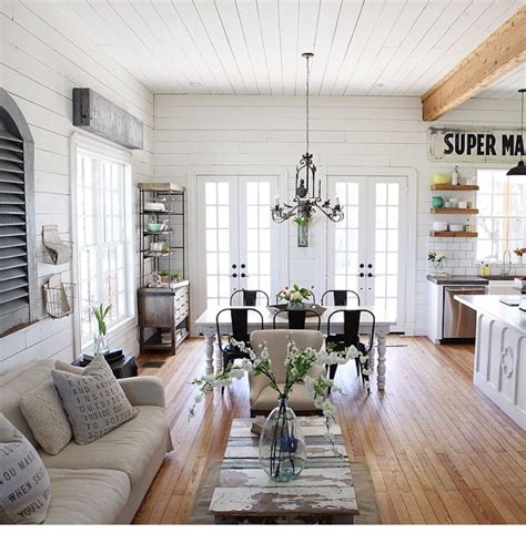 joanna gaines farmhouse